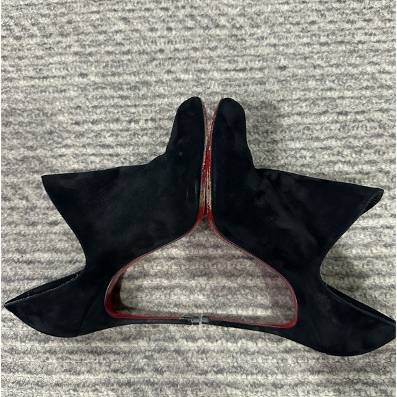 CHRISTIAN LOUBOUTIN Suede D'Orsay Pumps, size 7 - Picture 5 of 10